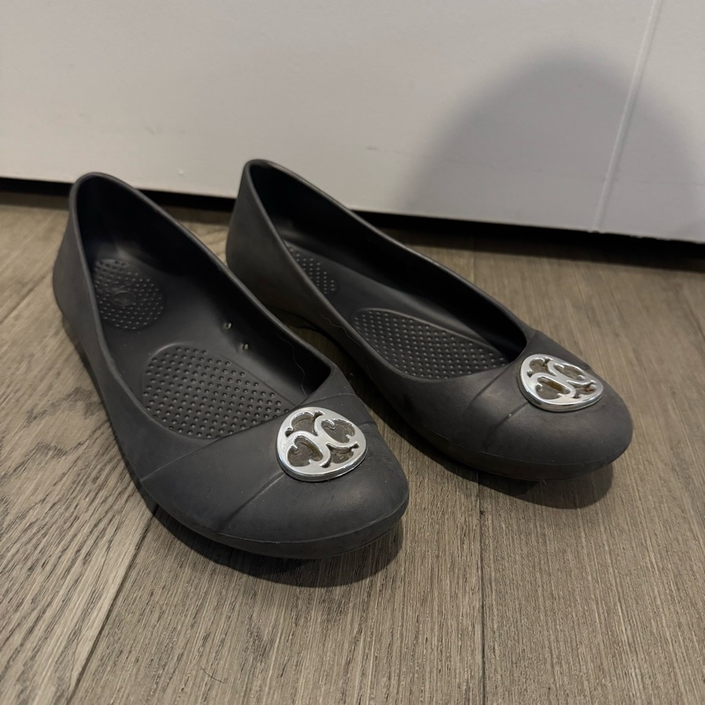 CROCS Grey Flats with Silver Detail, size 6 Women's